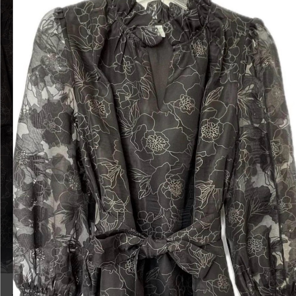Jade Black Floral Appliqué V-Neck Blouse - Picture 4 of 6